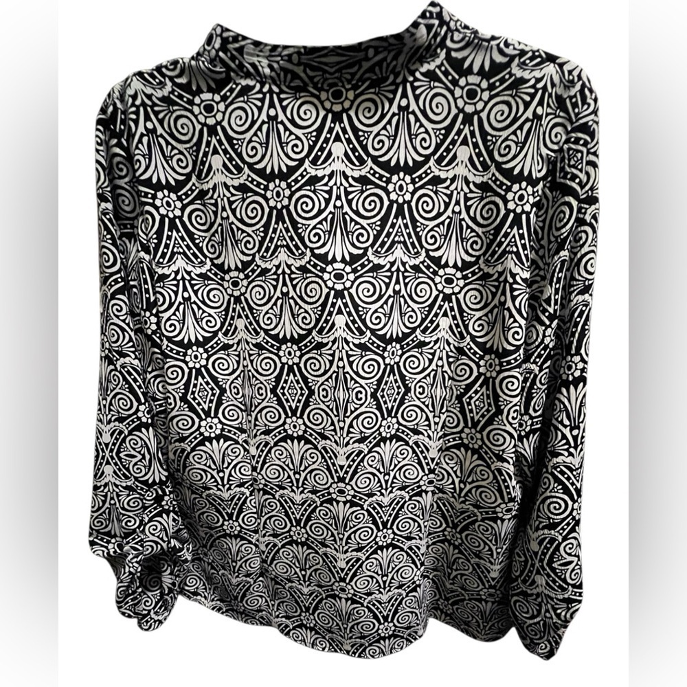 Notations Black and White Patterned Women's Top - Picture 2 of 5